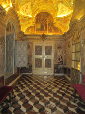 Camarín de la Virgen del Rosario. Santo Domingo 005