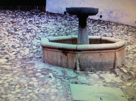 Fuente Plaza Virgen del Carmen