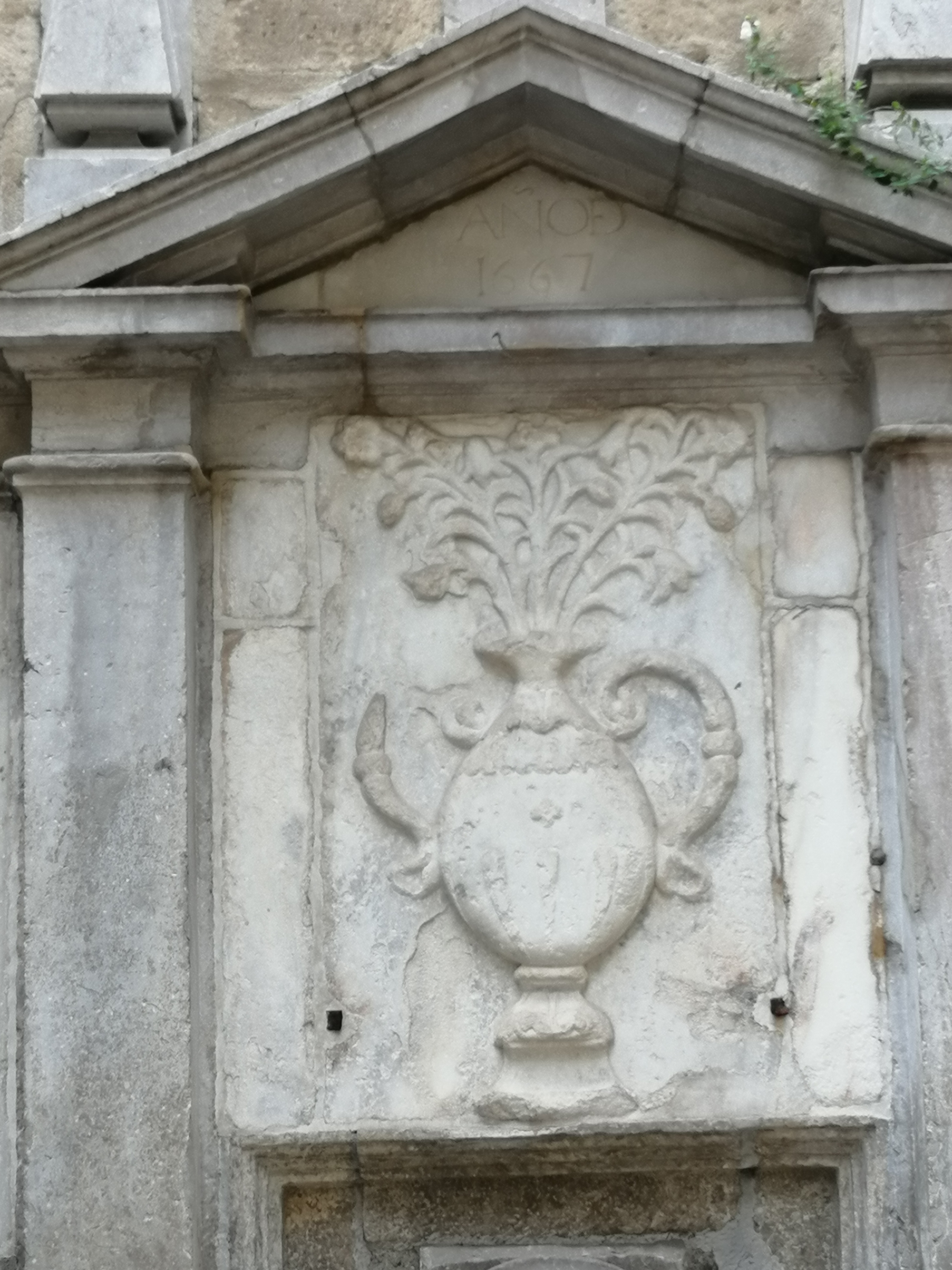 Pilar Puerta del Perdón